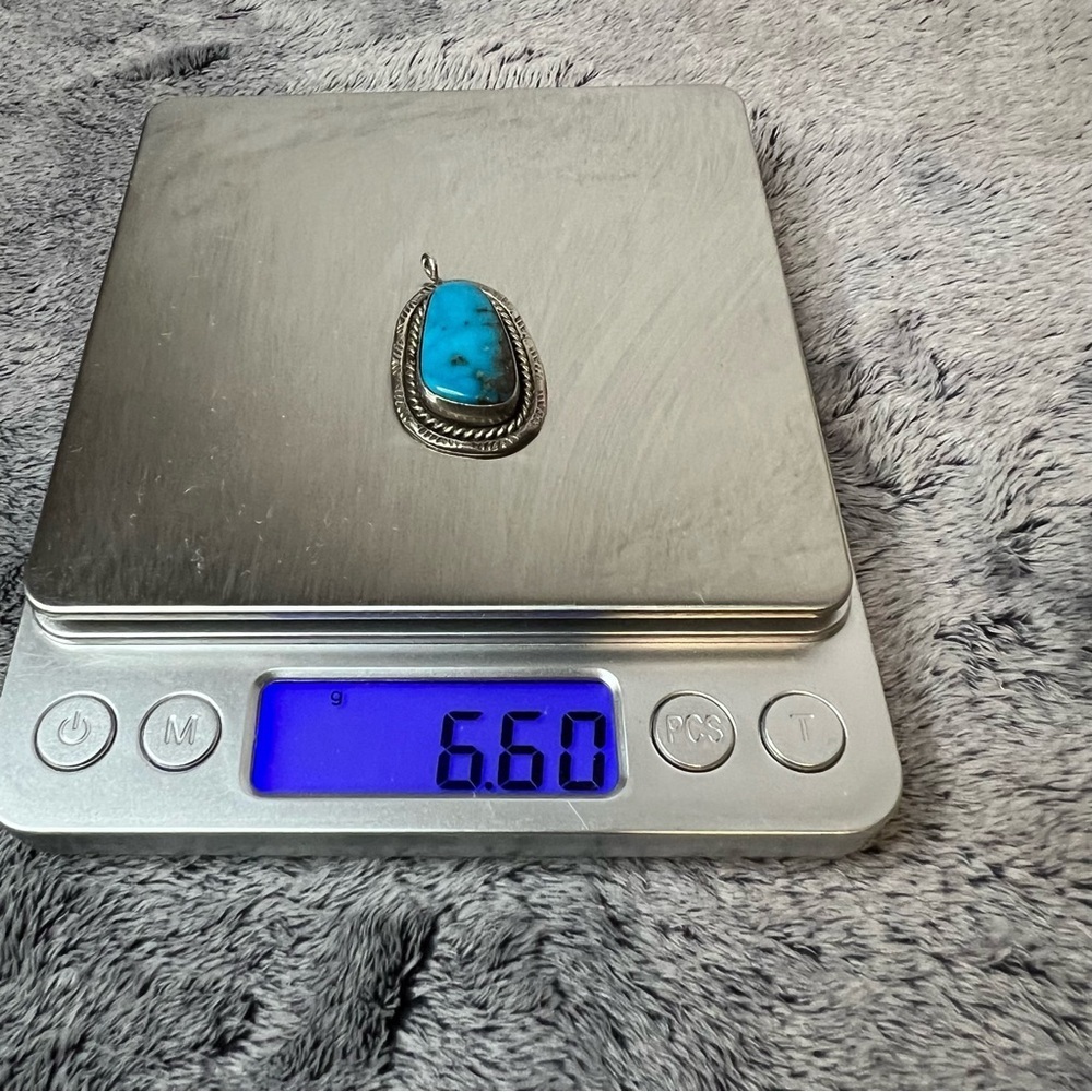 Vintage Native American Sterling Silver Sleeping Beauty Turquoise Pendant - Picture 6 of 6